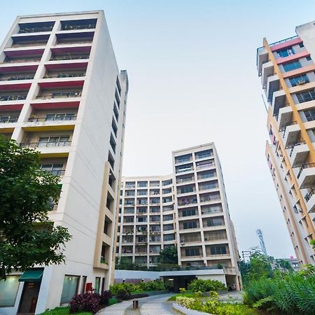 Capital O 10212 Hotel West Willows Xanadu Calcutta Exterior foto