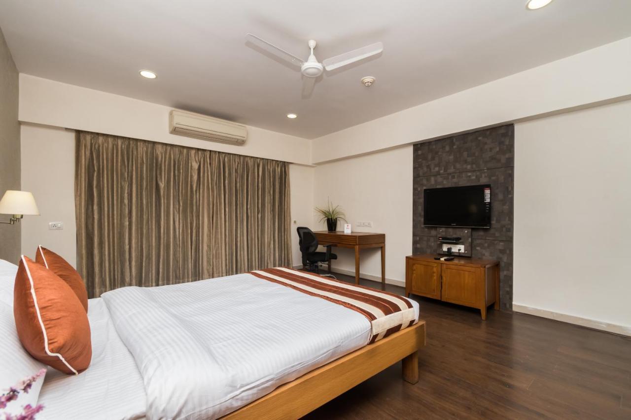 Capital O 10212 Hotel West Willows Xanadu Calcutta Exterior foto