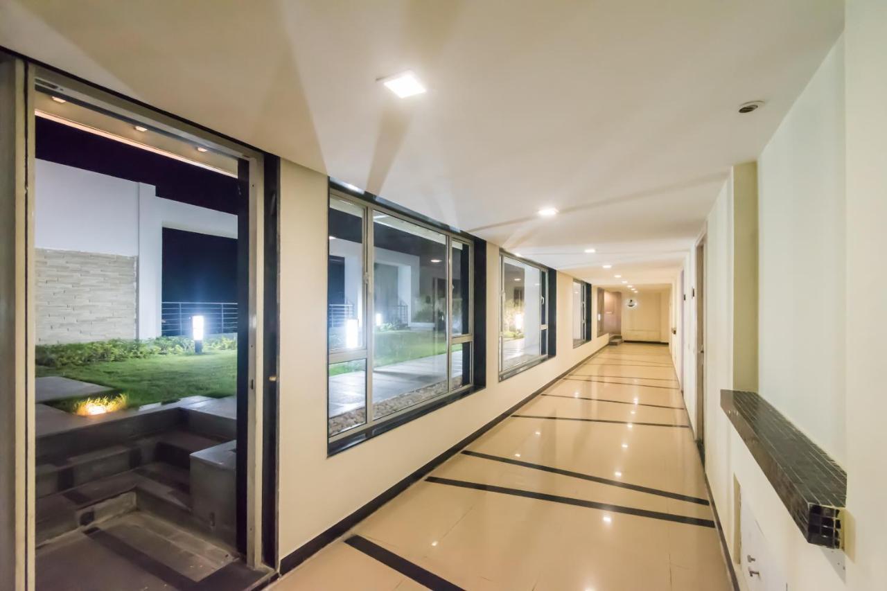 Capital O 10212 Hotel West Willows Xanadu Calcutta Exterior foto
