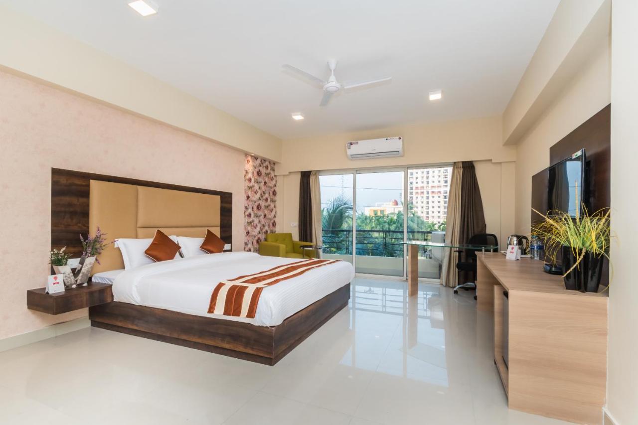 Capital O 10212 Hotel West Willows Xanadu Calcutta Exterior foto