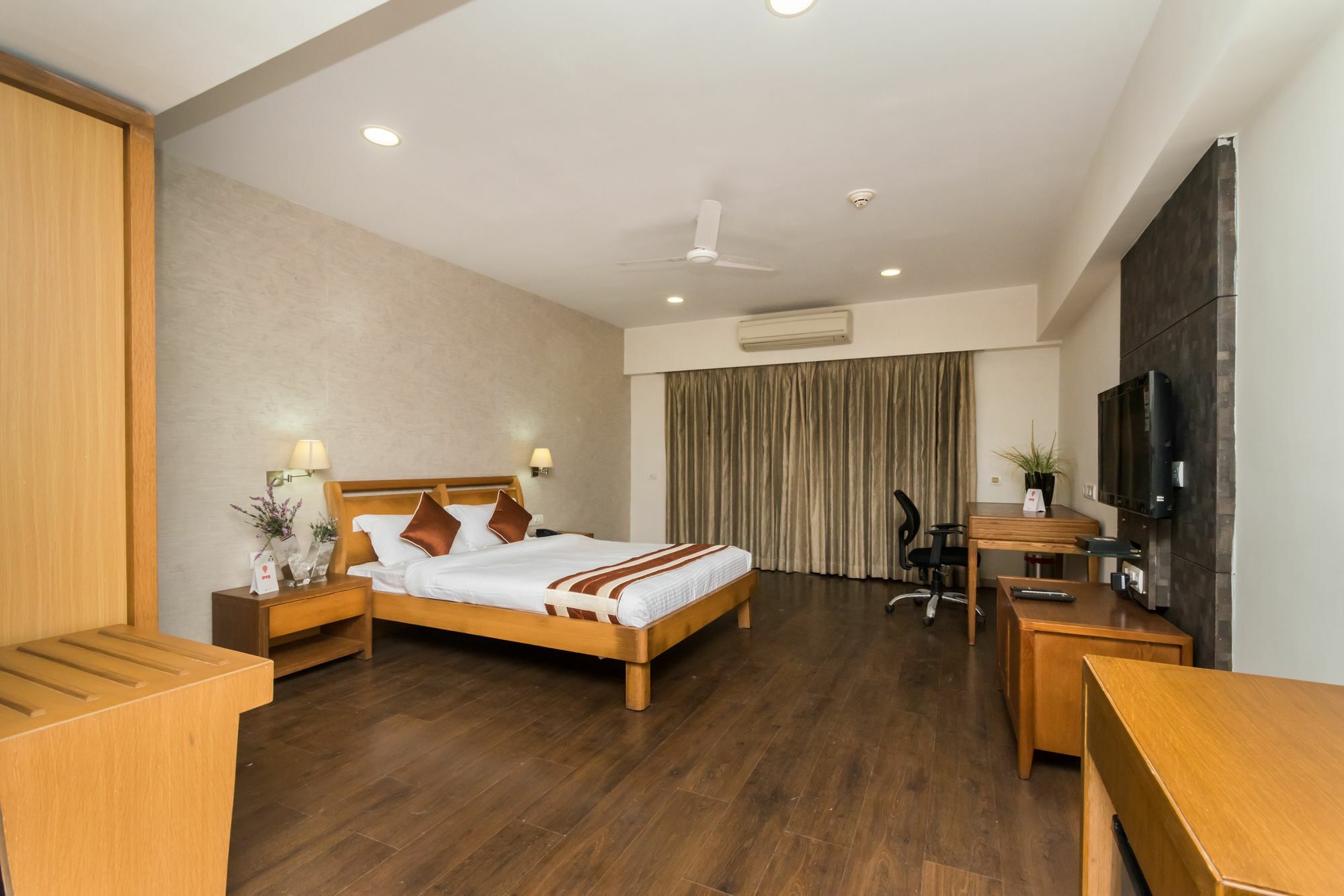 Capital O 10212 Hotel West Willows Xanadu Calcutta Exterior foto