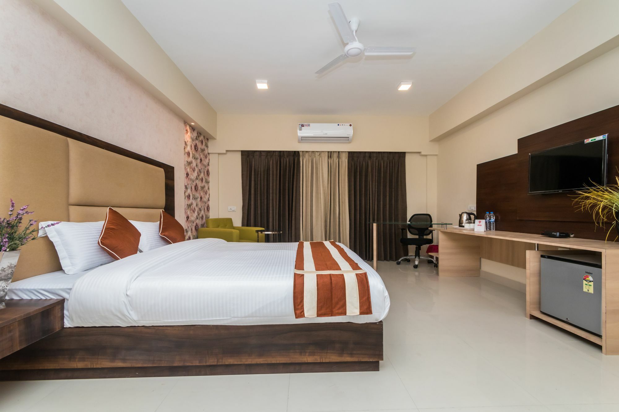 Capital O 10212 Hotel West Willows Xanadu Calcutta Exterior foto