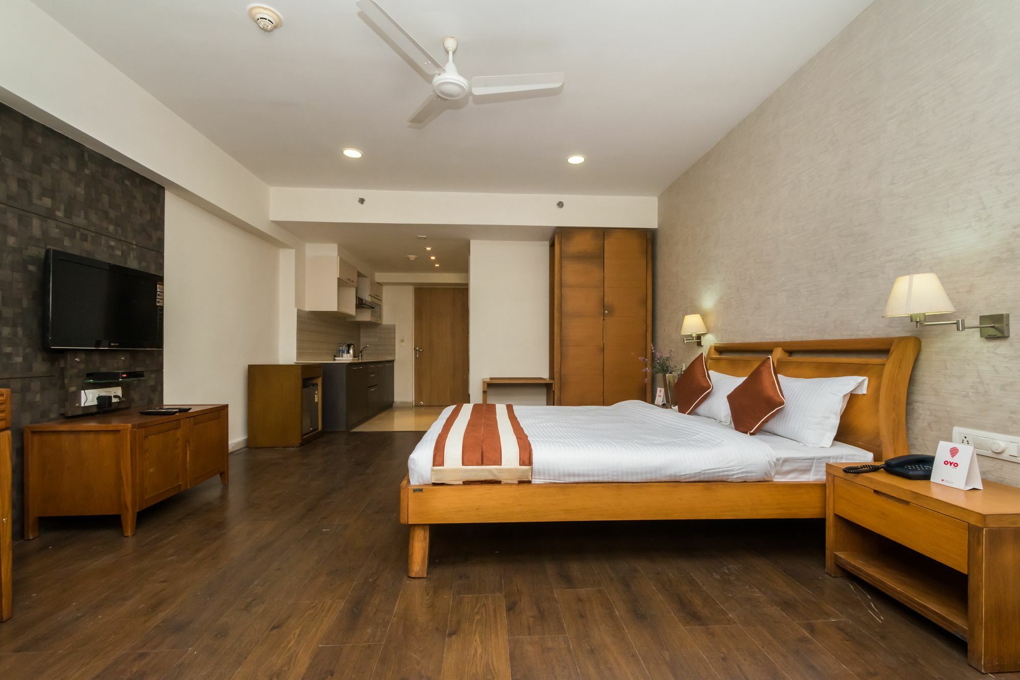Capital O 10212 Hotel West Willows Xanadu Calcutta Exterior foto