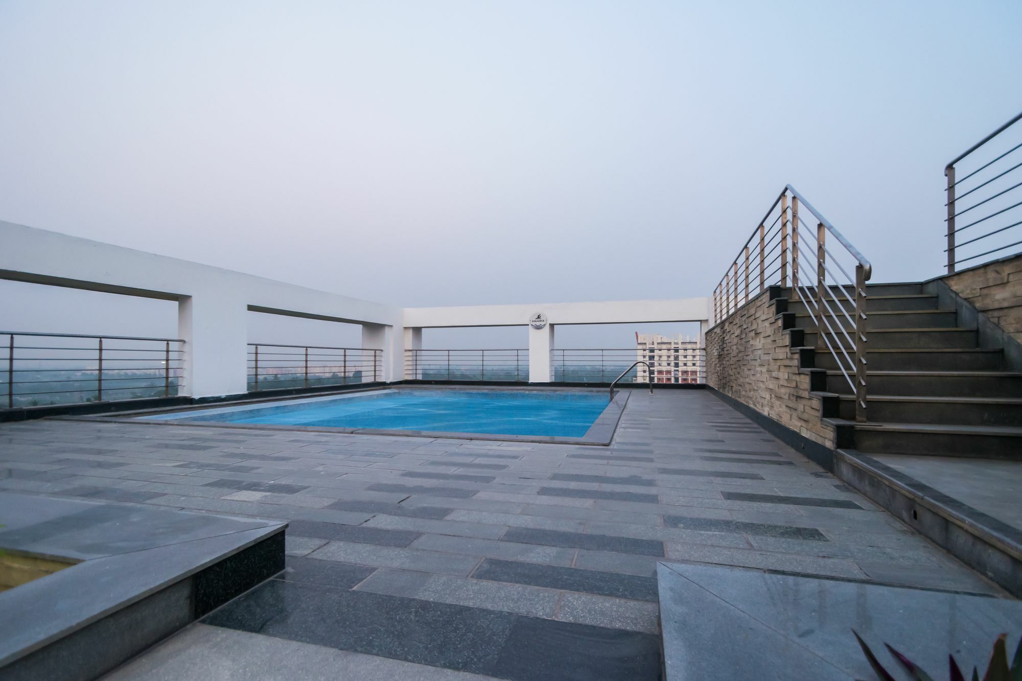 Capital O 10212 Hotel West Willows Xanadu Calcutta Exterior foto